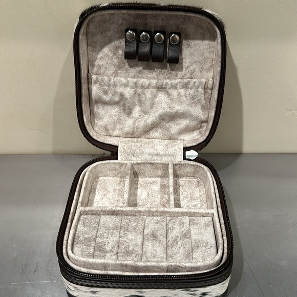 Cowhide Jewelry Case - Picture 4 of 7